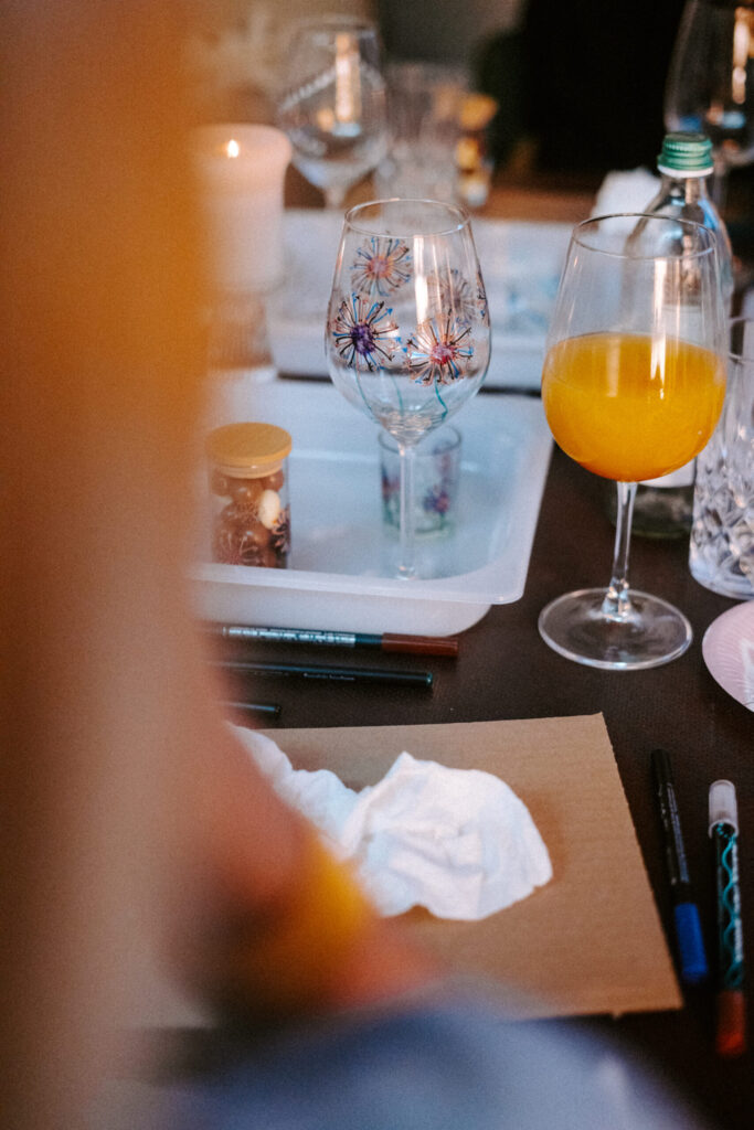 25 05 28 glaeser bemalen aichach027 scaled.jpg